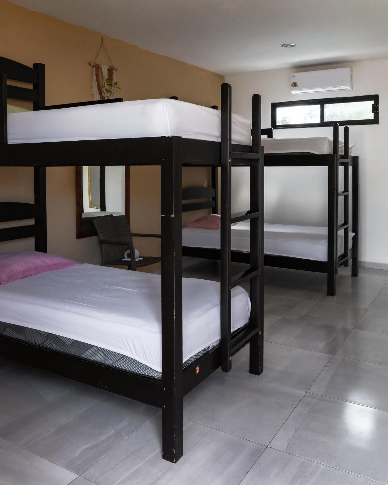 Hostal Tunich Naj & Hotel Вальядолид Экстерьер фото