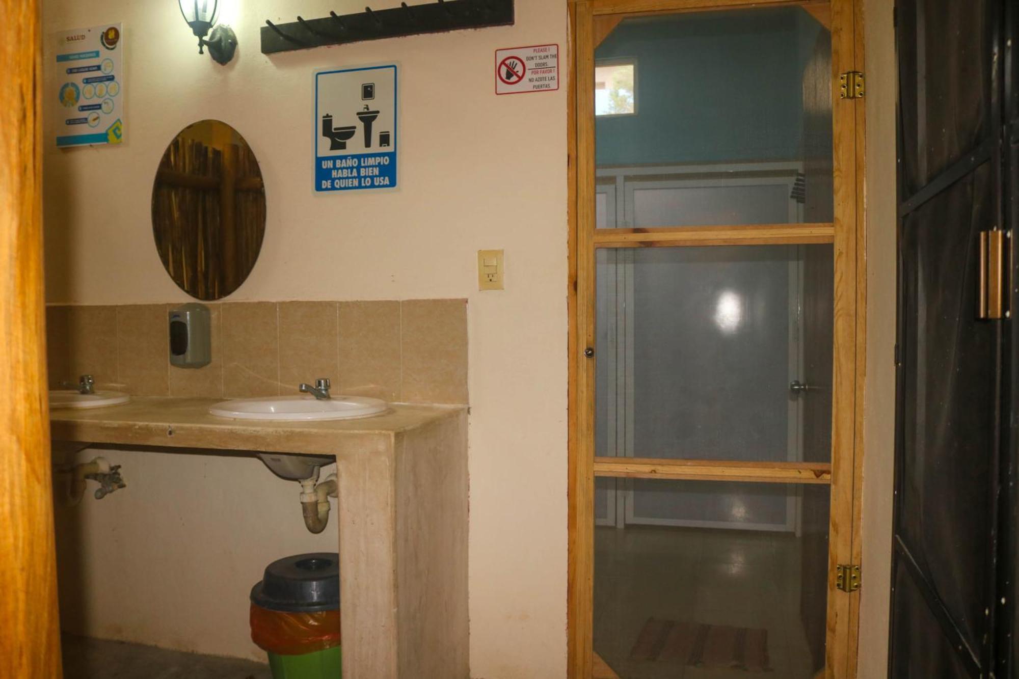 Hostal Tunich Naj & Hotel Вальядолид Номер фото