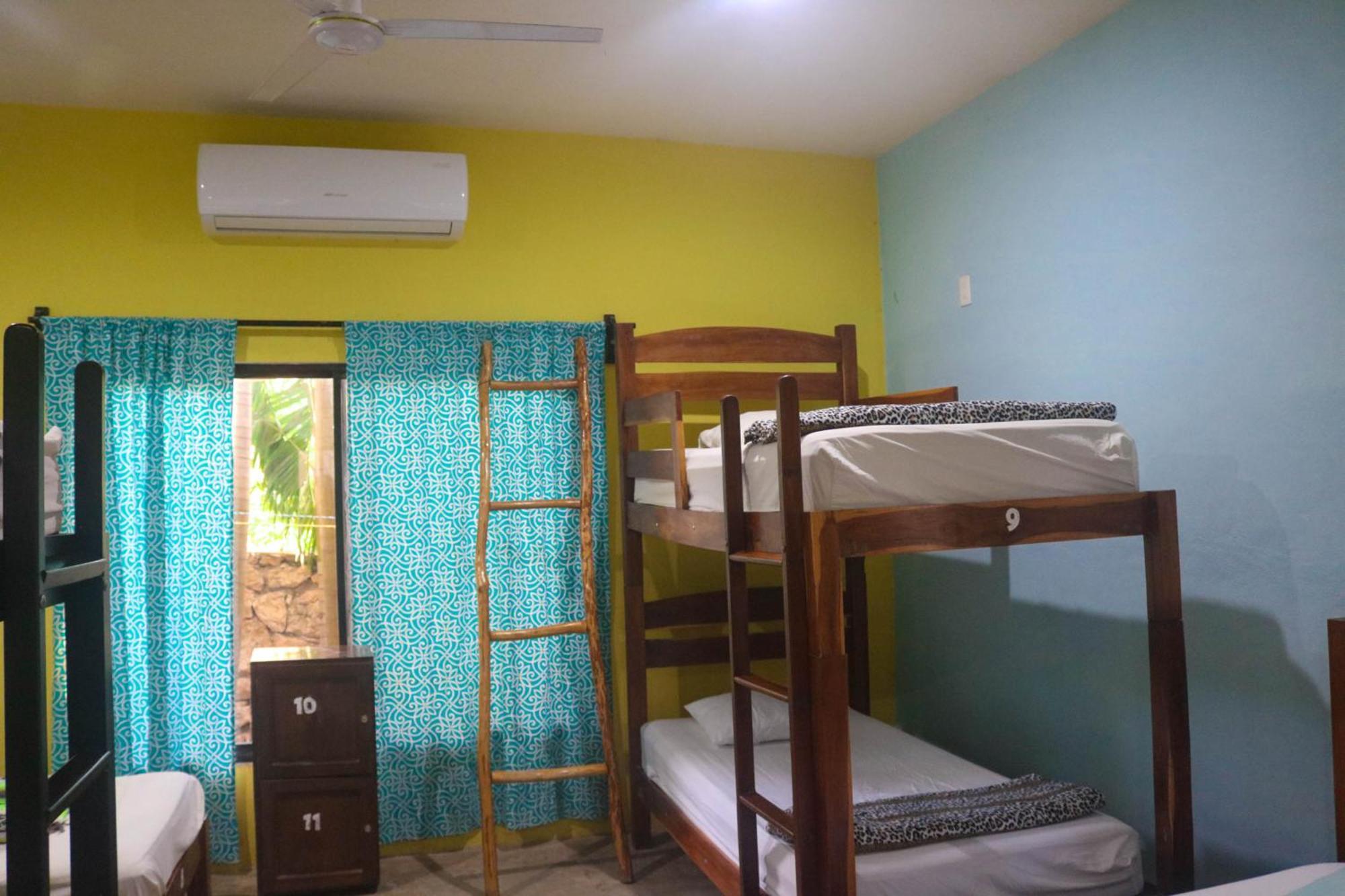 Hostal Tunich Naj & Hotel Вальядолид Номер фото